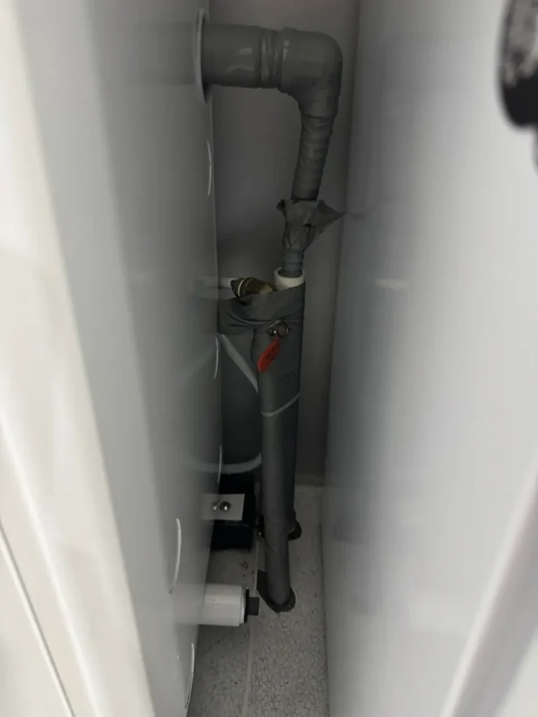 가전 사이 급수·급탕 배관과 밸브