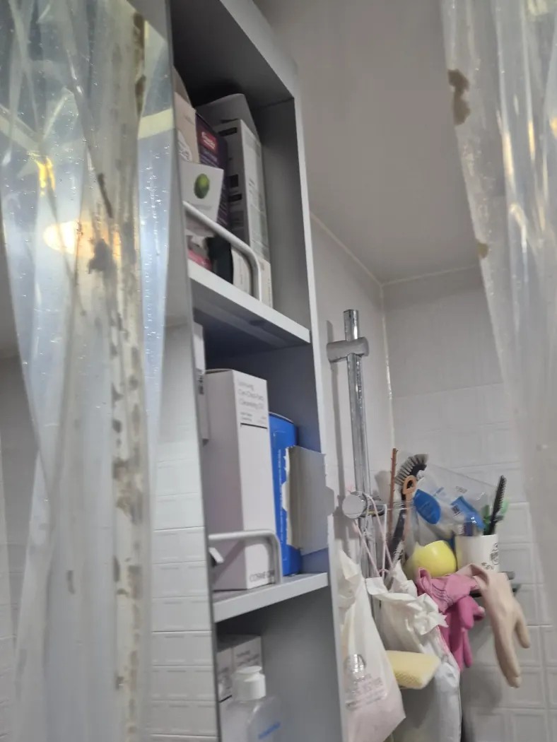 배수구 꾸르륵 소리가 나는 욕실 배수구 점검 전 모습